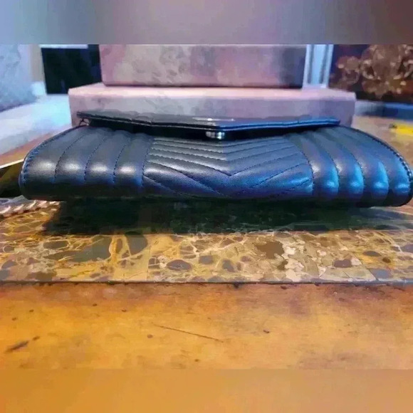 Badgley Mischka NWT Crossbody - Picture 5 of 13